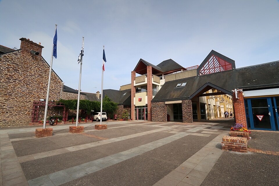 Hôtel de ville de Bruz.