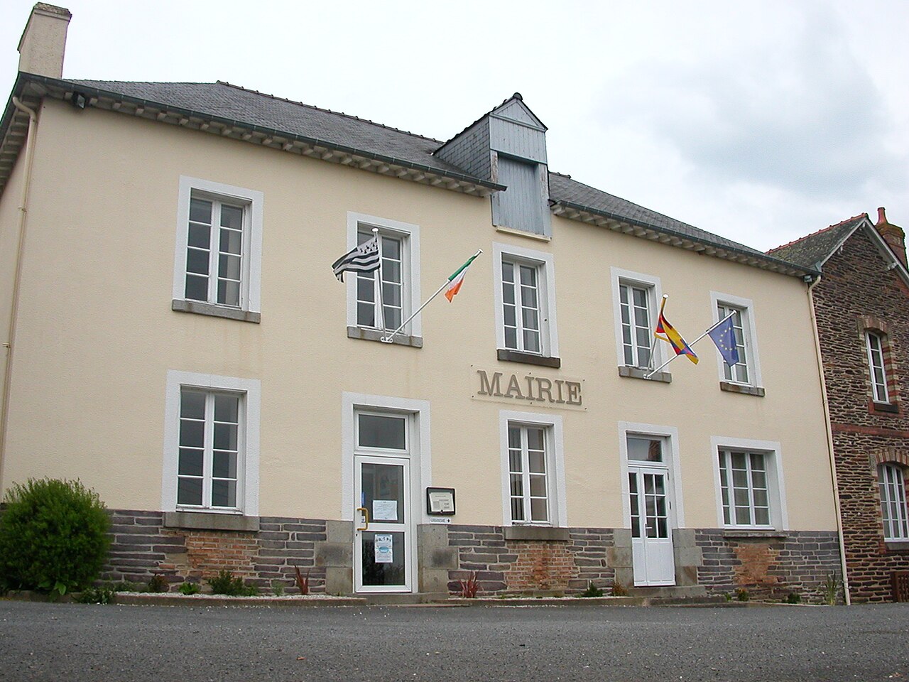Mairie de Noyal-Châtillon-sur-Seiche.