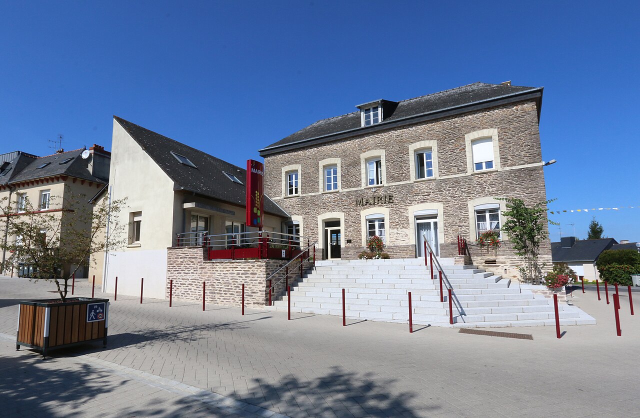 La mairie d’Orgères.