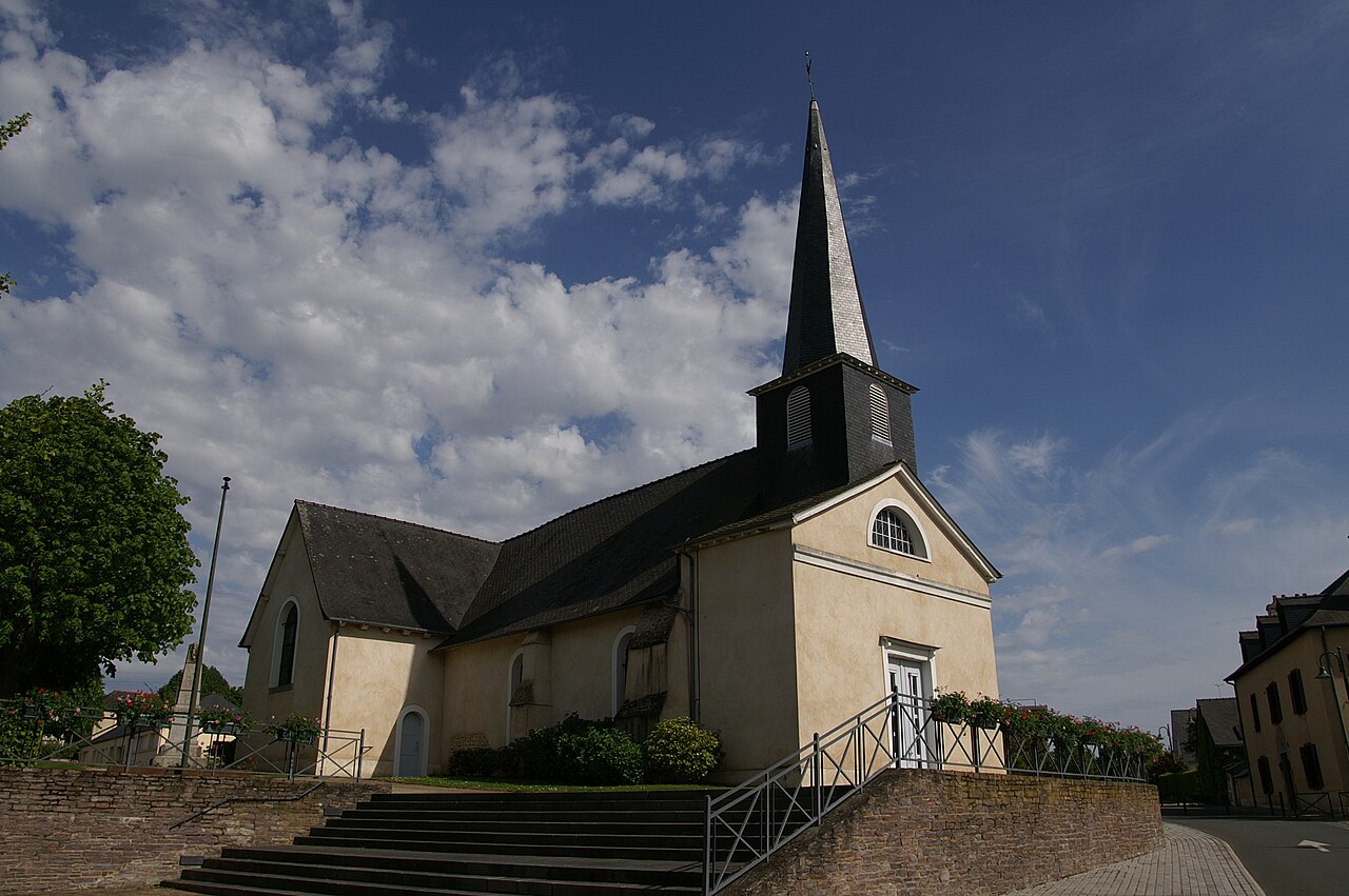 L’église de Vezin-le-Coquet, dans le centre communal.